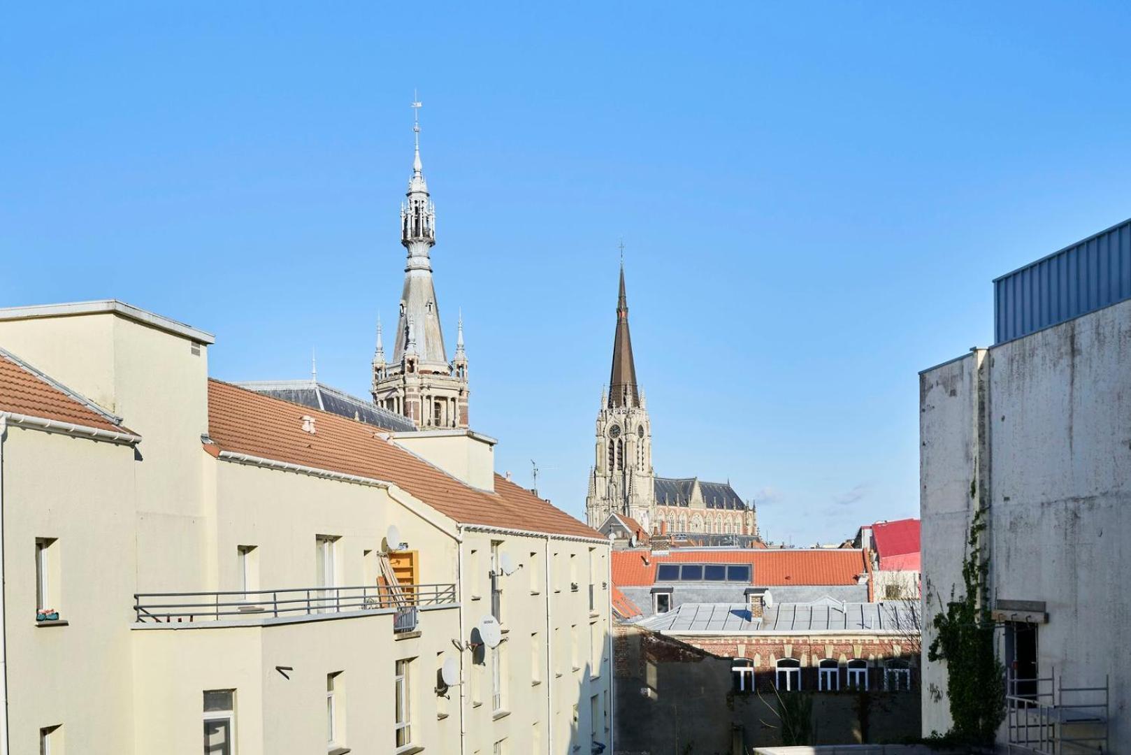 Bright In Hypercenter With Parking Tourcoing