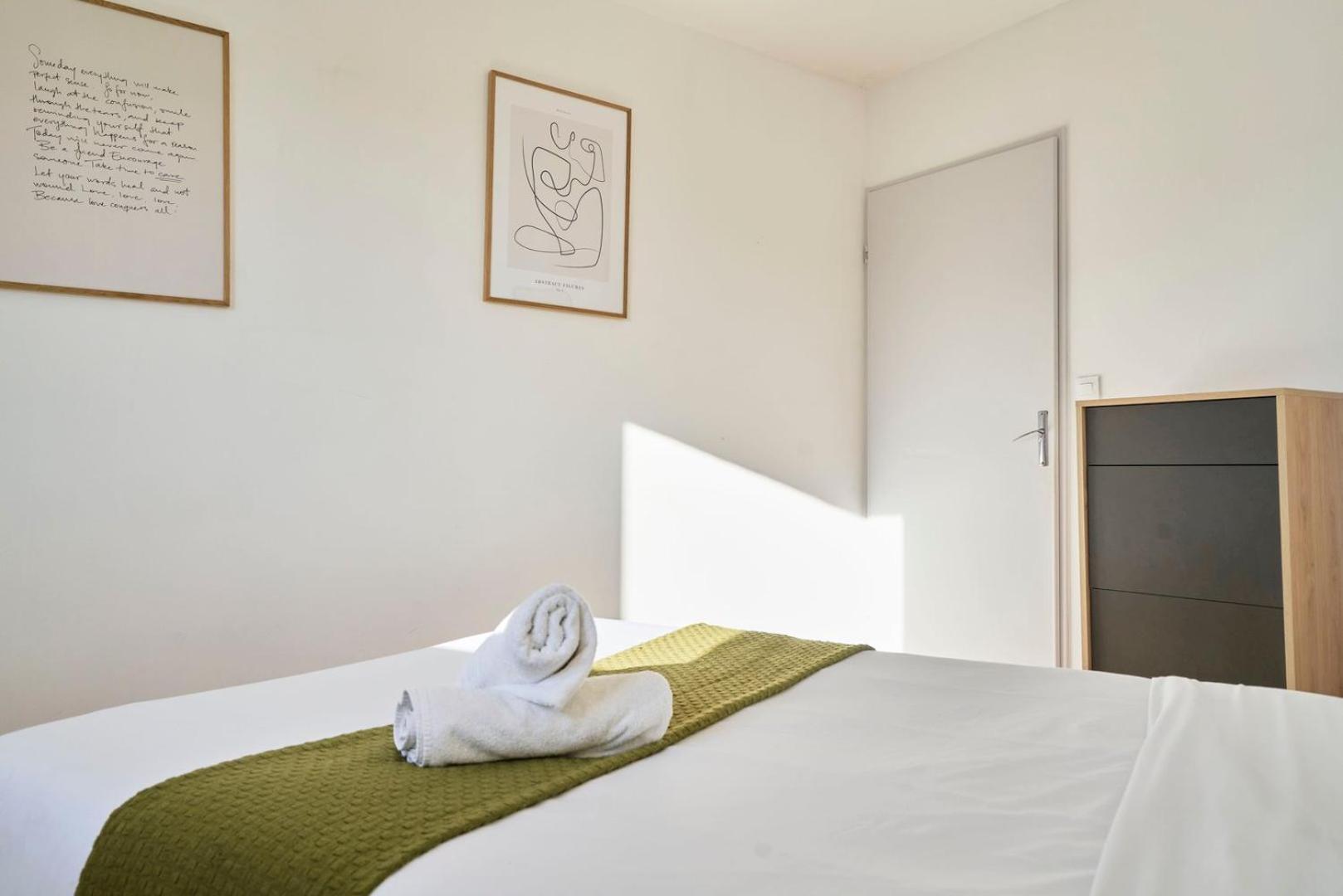 Bright In Hypercenter With Parking * Tourcoing