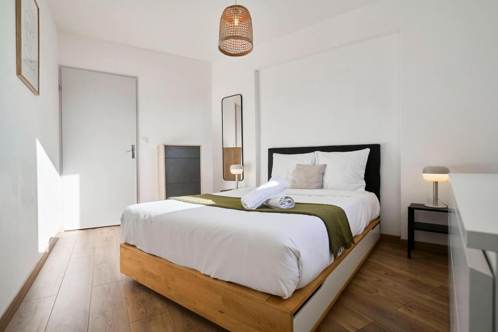 Bright In Hypercenter With Parking Apartment